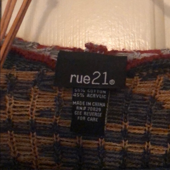 Rue 21 Sweater Cover Up - Picture 3 of 4